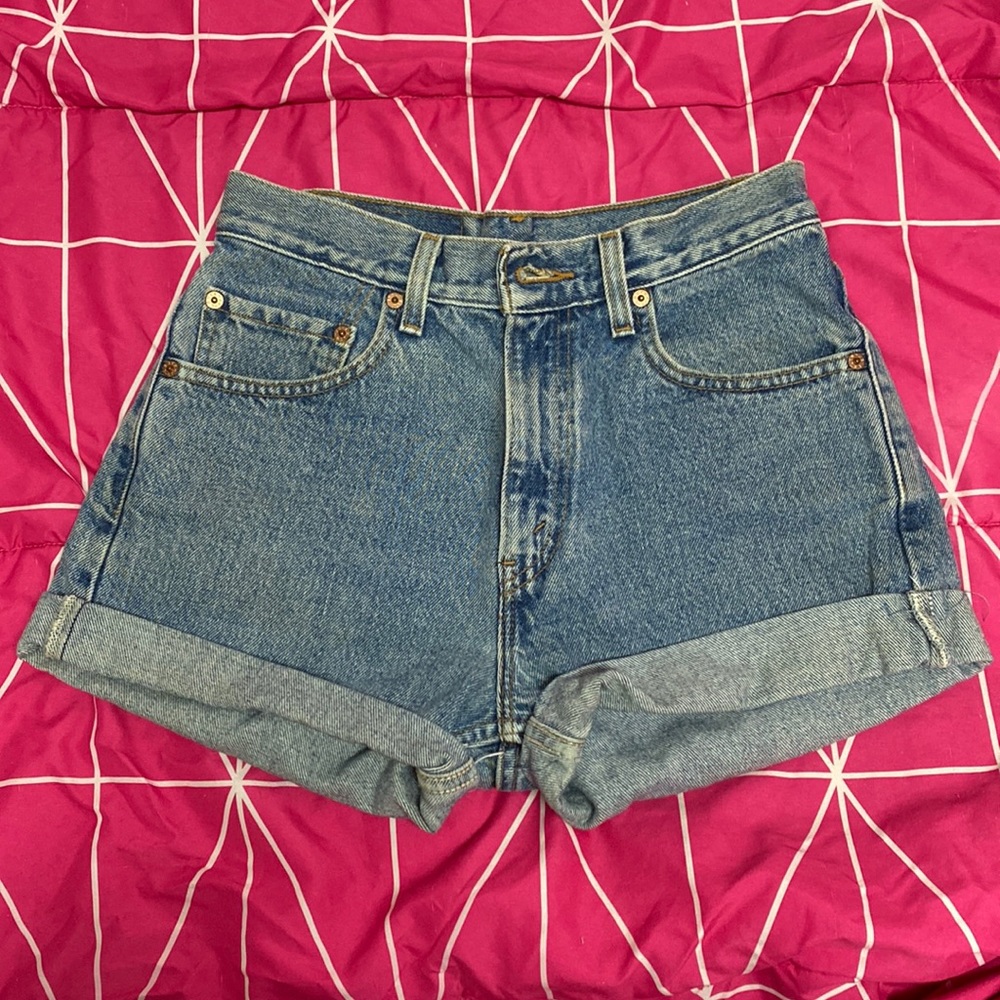 Gorgeous Cuffed Denim Levi Shorts